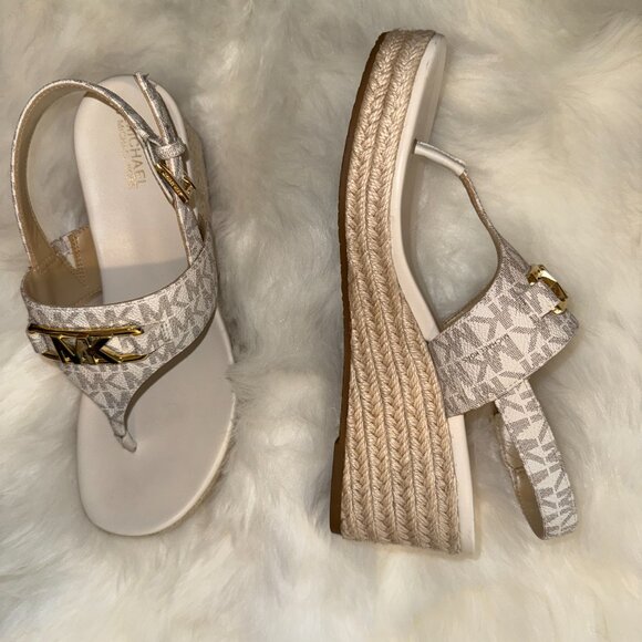 Michael Kors Bundle - Shoes and Clutch - MK design - Vanilla - Picture 3 of 9